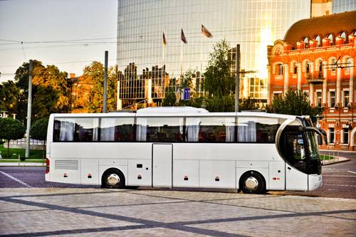 Découvrez 5 bonnes raisons d’organiser votre voyage scolaire en autocar | Voyage scolaire éducatif
